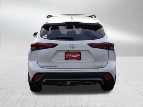 Certified 2025 Toyota Highlander XLE AWD/4WD image 6