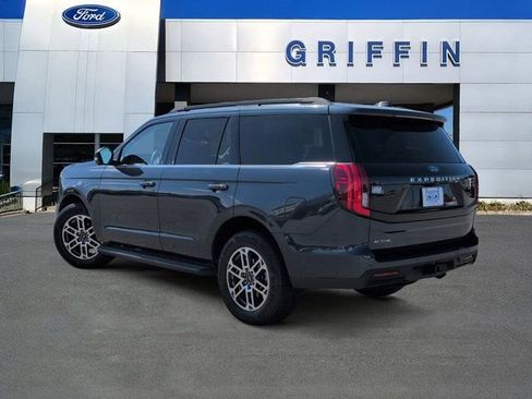 Used 2025 Ford Expedition Active RWD image 9