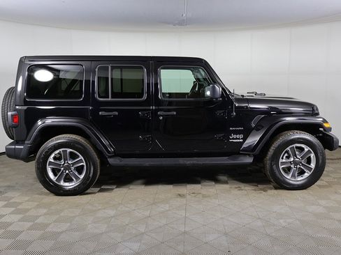 Used 2020 Jeep Wrangler Unlimited Sahara w/ Uconnect 4C Nav & Sound Group image 10