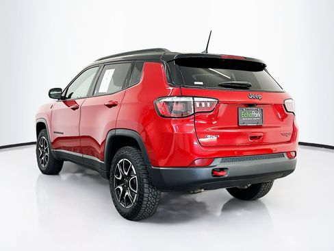 Used 2025 Jeep Compass Trailhawk AWD/4WD image 5