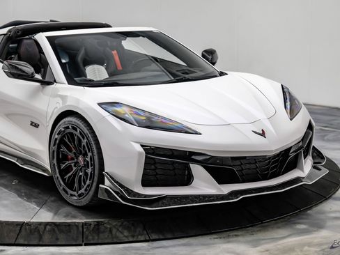 Used 2023 Chevrolet Corvette Z06 w/ Z07 Performance Package image 33