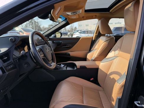 Used 2024 Lexus ES 300h Ultra Luxury image 14