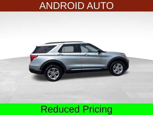Used 2023 Ford Explorer XLT image 8