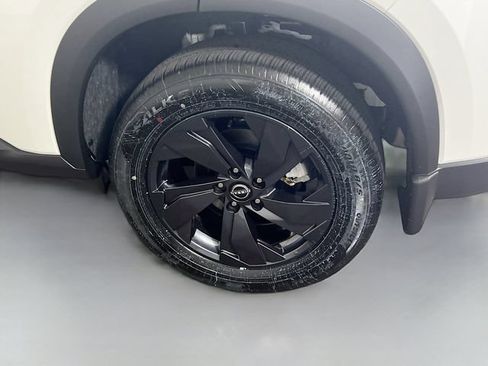 Used 2026 Nissan Rogue SV FWD image 25