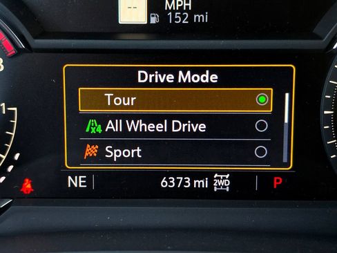 Used 2025 Cadillac XT6 Premium Luxury w/ LPO, Floor Liner Package AWD/4WD image 39