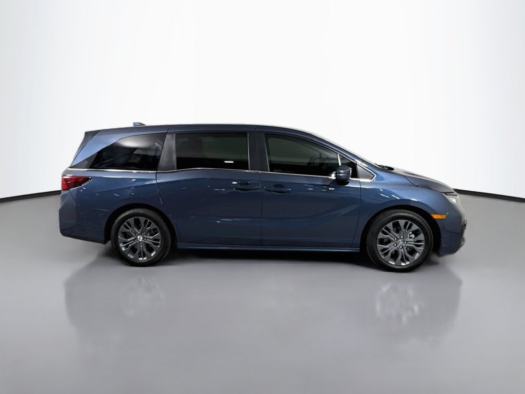 Used 2025 Honda Odyssey Touring image 4