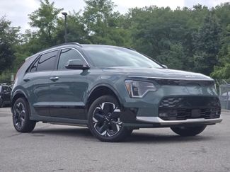 Used 2024 Kia Niro Wave w/ Wave Preserve Package FWD video 1