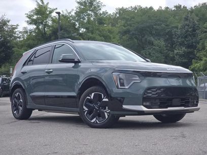 Used 2024 Kia Niro Wave w/ Wave Preserve Package