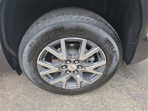 Certified 2023 GMC Acadia SLT w/ Preferred Package image 33