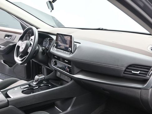 Used 2023 Nissan Rogue SV image 23