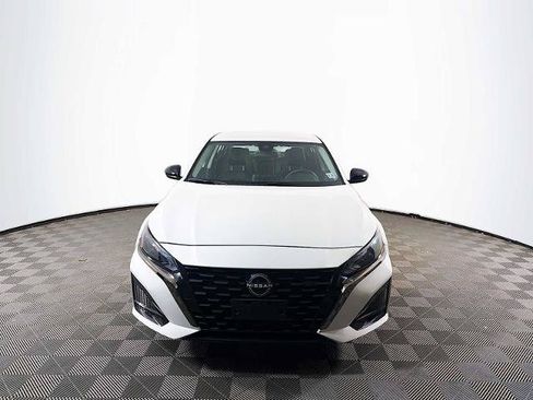 Certified 2025 Nissan Altima 2.5 SR AWD/4WD image 2