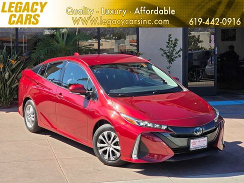Used 2020 Toyota Prius Prime LE image 1