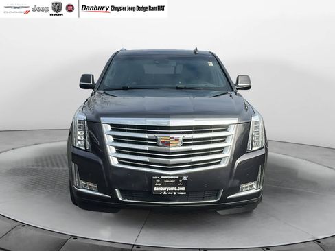 Used 2016 Cadillac Escalade Platinum image 2