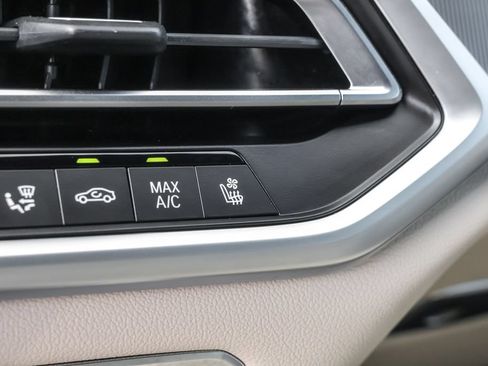 Used 2022 BMW X6 xDrive40i w/ M Sport Package AWD/4WD image 30