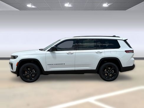 New 2026 Jeep Grand Cherokee L Limited w/ Limited Altitude Package AWD/4WD image 2