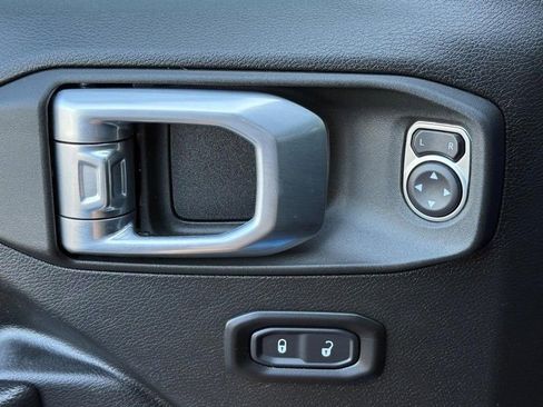 Used 2022 Jeep Wrangler Unlimited Willys image 22