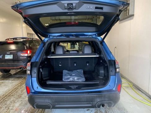 Certified 2025 Subaru Forester Limited image 7