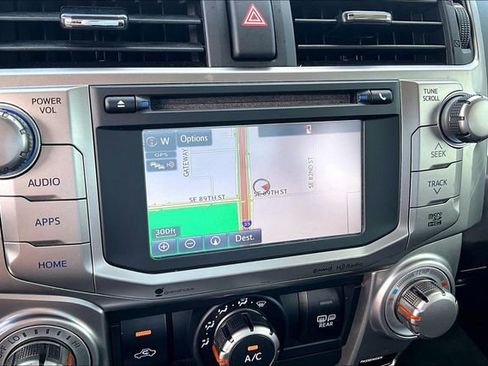 Used 2018 Toyota 4Runner SR5 Premium RWD image 19