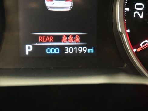 Used 2020 Toyota RAV4 LE image 18