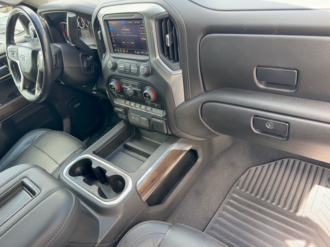 Used 2020 Chevrolet Silverado 1500 RST AWD/4WD image 31