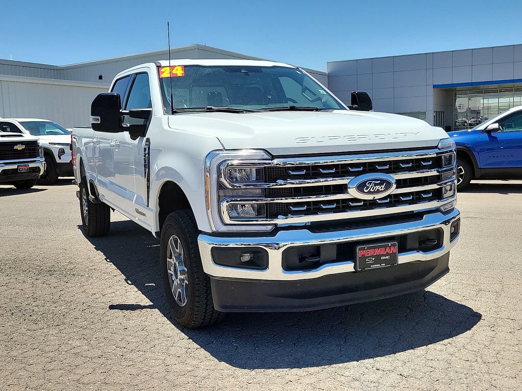 Used 2024 Ford F250 Lariat AWD/4WD image 2