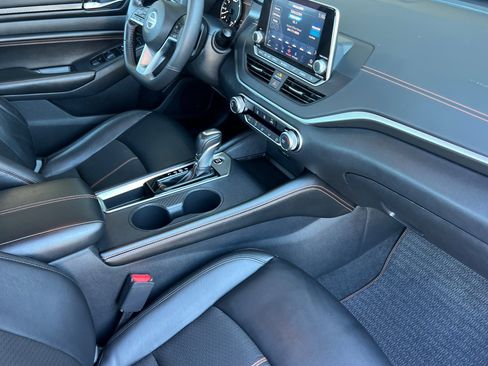 Used 2022 Nissan Altima 2.5 SR image 15