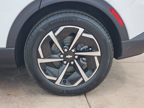 New 2026 Chevrolet Equinox EV LT w/ Comfort Package FWD image 36