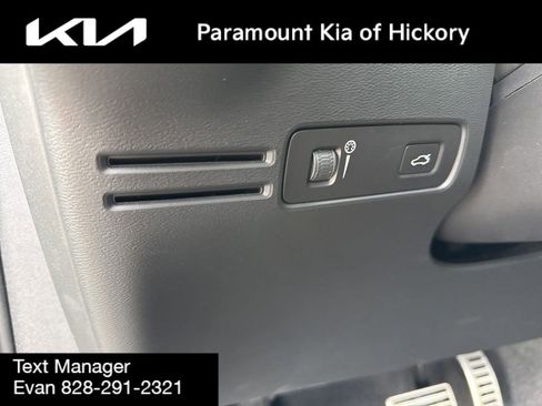 Used 2021 Volvo XC40 T5 R-Design w/ Advanced Package image 19