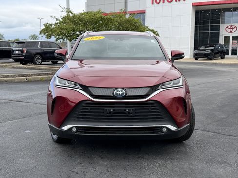 Certified 2024 Toyota Venza XLE AWD/4WD image 2