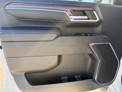 Used 2024 Chevrolet Silverado 2500 LT image 10