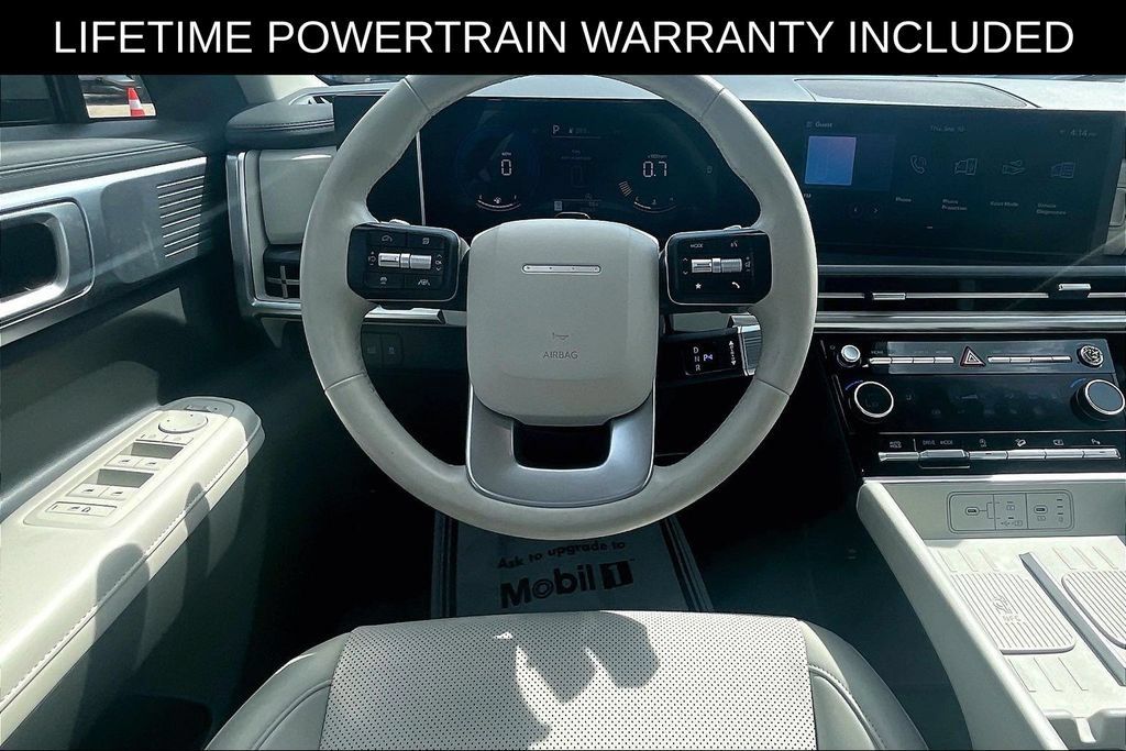 Used 2025 Hyundai Santa Fe SEL FWD image 6