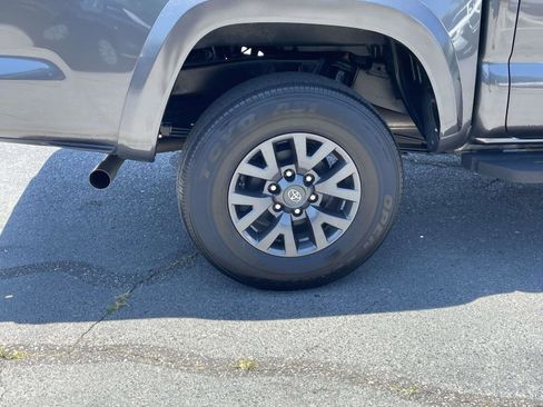 Used 2023 Toyota Tacoma SR5 AWD/4WD image 7