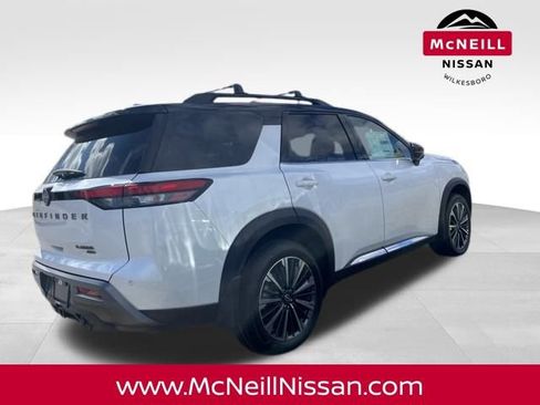 New 2026 Nissan Pathfinder Platinum image 7