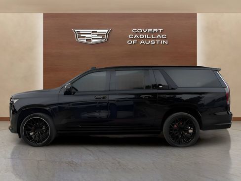 Certified 2023 Cadillac Escalade ESV Sport Platinum AWD/4WD image 2