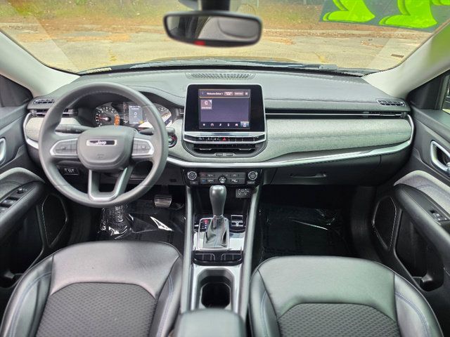 Used 2022 Jeep Compass Latitude FWD image 30