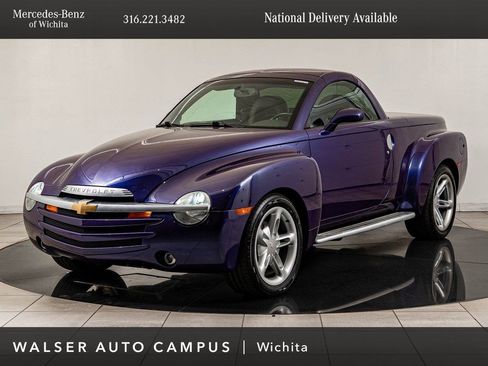 Used 2004 Chevrolet SSR w/ Preferred Equipment Group RWD image 1