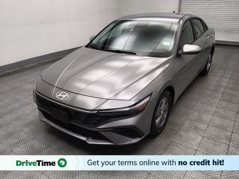 Used 2025 Hyundai Elantra SE FWD image 1