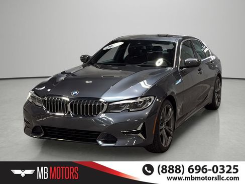 Used 2020 BMW 330i xDrive Sedan w/ Executive Package AWD/4WD image 1