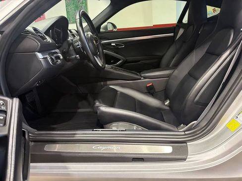 Used 2024 Porsche 718 Cayman RWD image 57