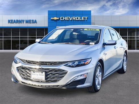 Used 2022 Chevrolet Malibu LT image 3