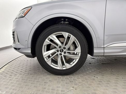 Used 2022 Audi Q7 3.0T Premium Plus w/ Premium Plus Package AWD/4WD image 12