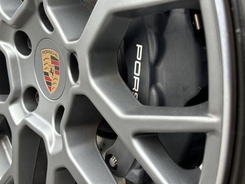 Certified 2025 Porsche 911 Carrera RWD image 21