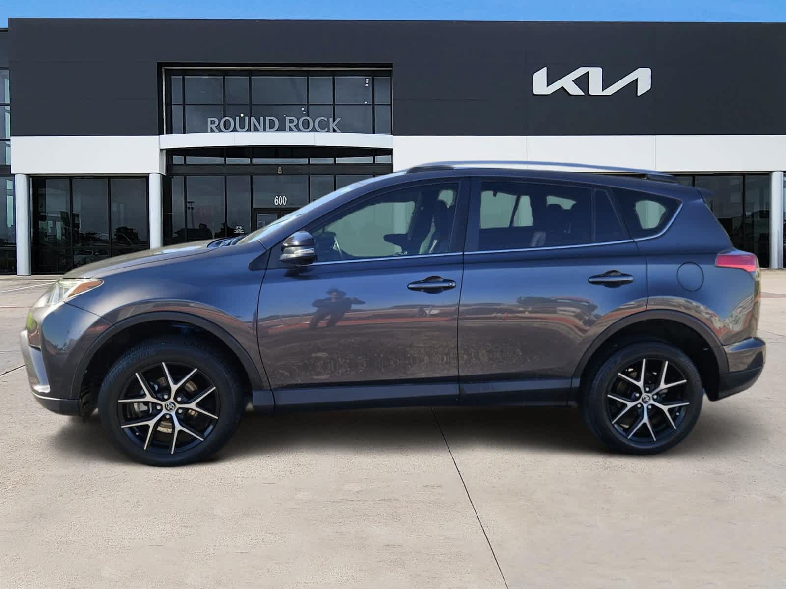 Used 2017 Toyota RAV4 SE w/ Power Special Value Package FWD image 4