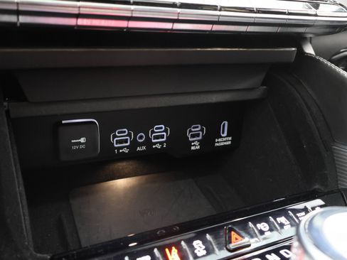 Used 2022 Jeep Grand Wagoneer Series II AWD/4WD image 44