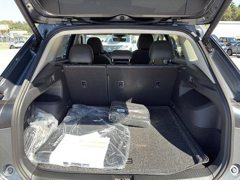 New 2025 Volkswagen Tiguan SE image 11