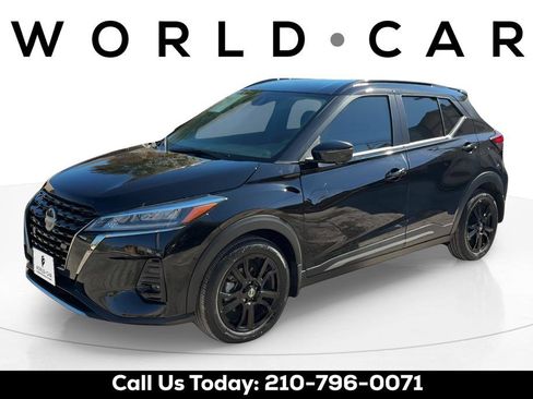 Used 2024 Nissan Kicks SR image 3