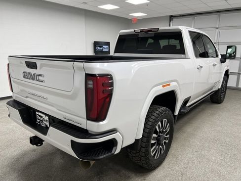 Used 2025 GMC Sierra 3500 Denali Ultimate image 9