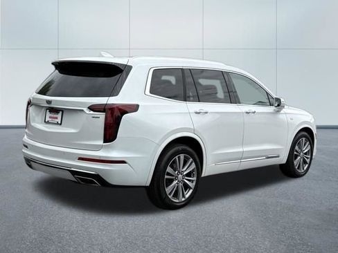 Used 2020 Cadillac XT6 Premium Luxury FWD image 3