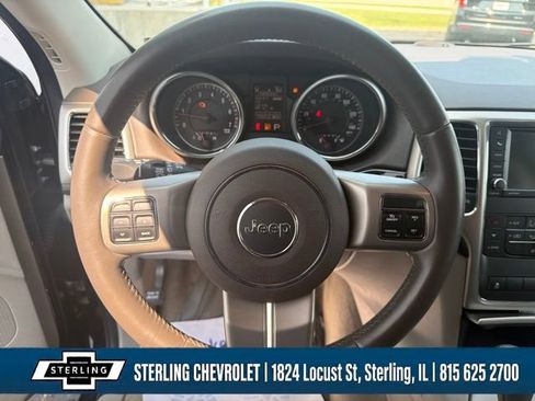 Used 2013 Jeep Grand Cherokee Laredo AWD/4WD image 16