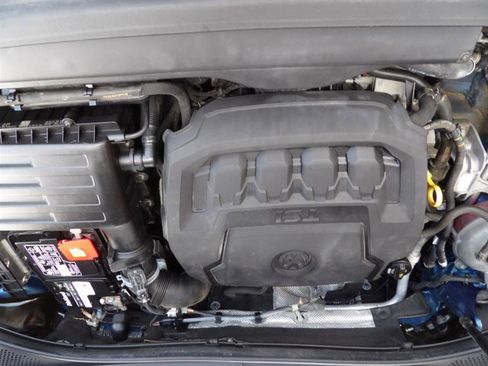 Used 2018 Volkswagen Tiguan S image 21